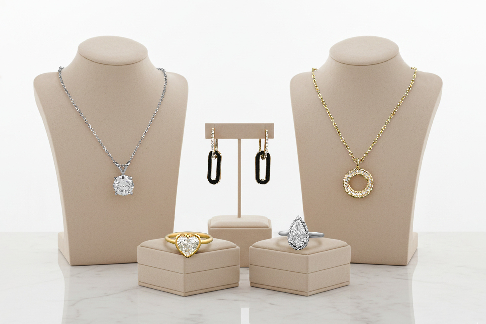 Lab-grown diamond jewelry / Source: Ouros Jewels (EZ Newswire)