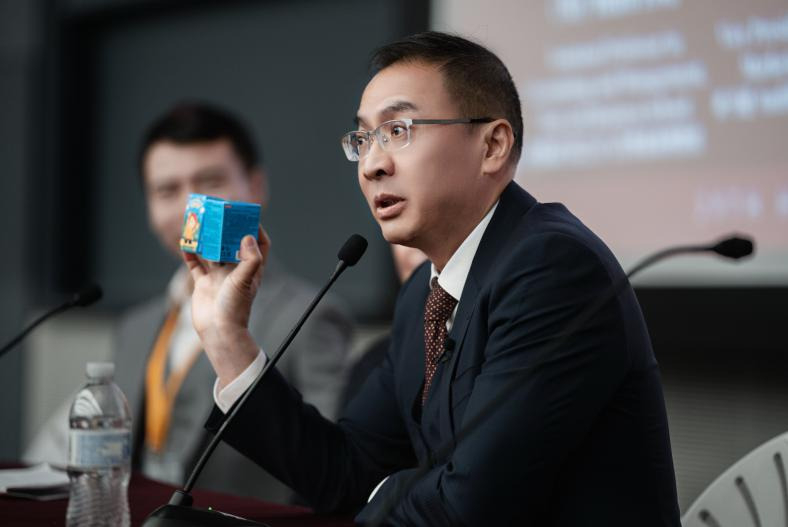 Mr. Xie showcasing the YOYO surprise box at the venue. / Source: Kmind Consulting (EZ Newswire)